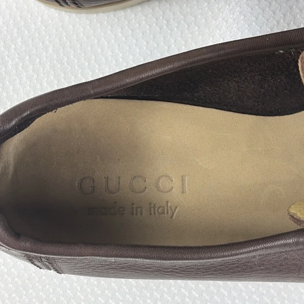 GUCCI BROWN LEATHER SLIP ON LOAFERS WITH BLUE + RED RIBBON HEEL SIZE 6.5 D